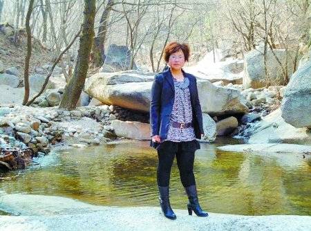 何明霞（女编辑）