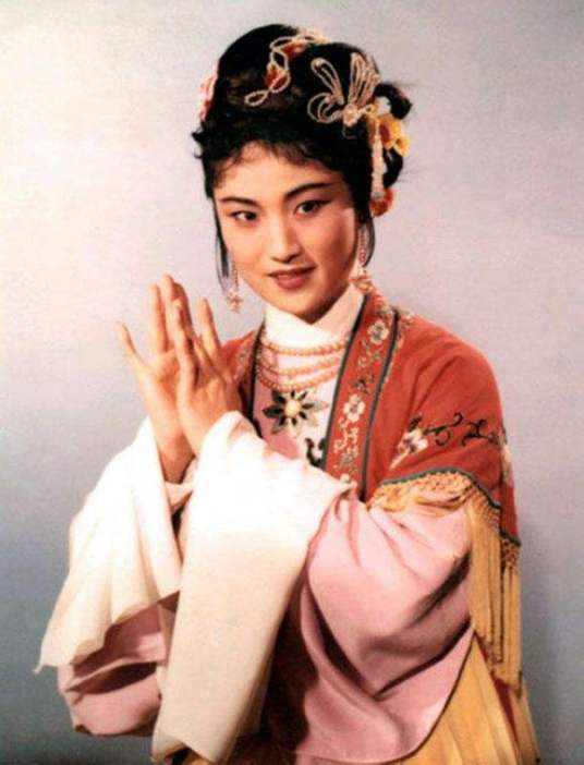 越剧服装