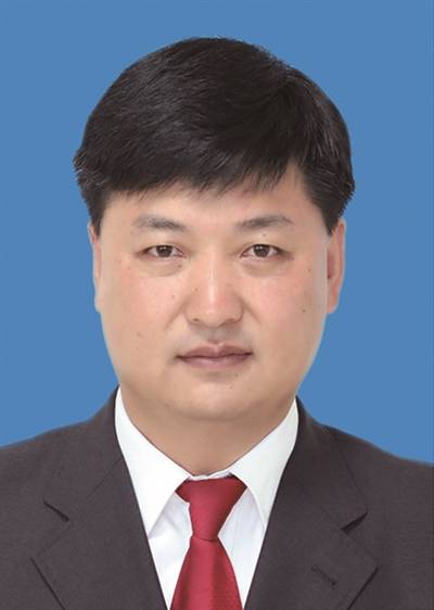 任明星（贵阳市中级人民法院党组书记、院长）