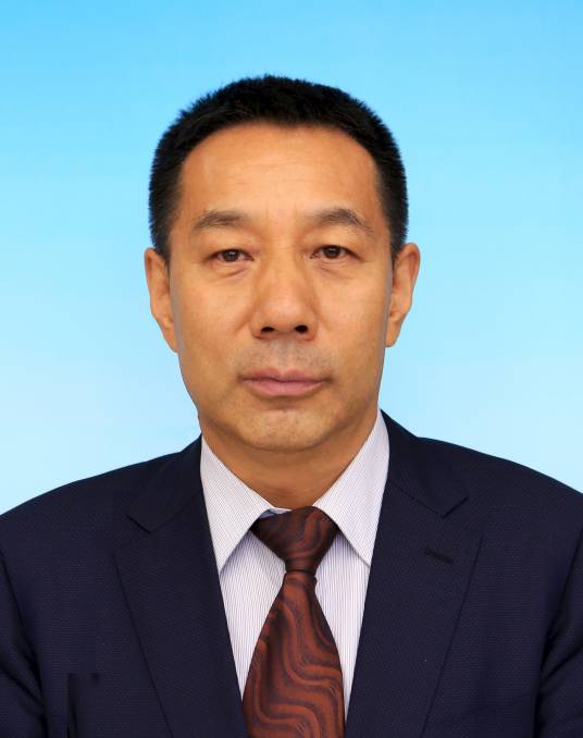 霍武（内蒙古自治区政府参事）