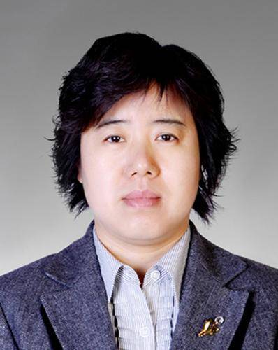 白英（第十四届全国人大代表，辽宁省辽阳市委书记，辽阳军分区党委第一书记）