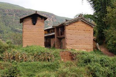 何家村（云南省禄劝县屏山街道下辖村）