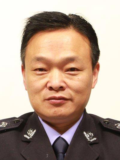唐凌（西藏自治区拉萨市公安局党委委员、副督察长、一级高级警长）