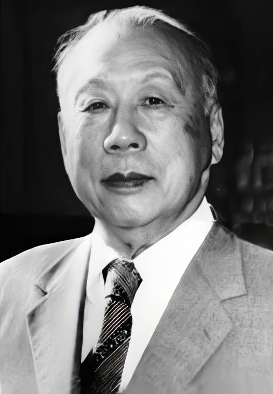 伍修权（陆海空三军院校建设开拓者之一）