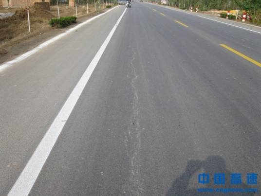 沥青路面离析