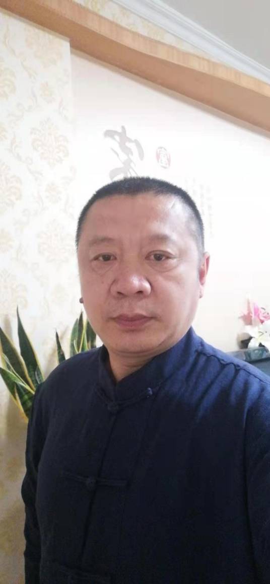 李海鹰（高新区美术家协会会员）