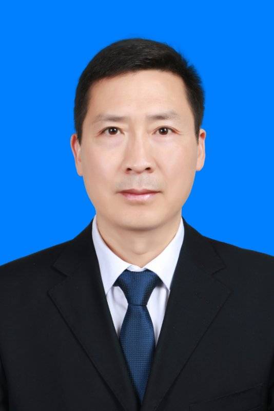 郑汝林（贵州省安顺市人民政府秘书长、党组成员）