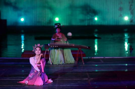 春江花月夜（扬州园林实景演出）