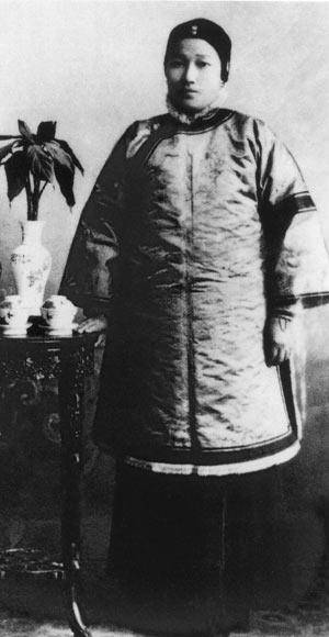 倪桂珍（宋氏三姐妹之母）
