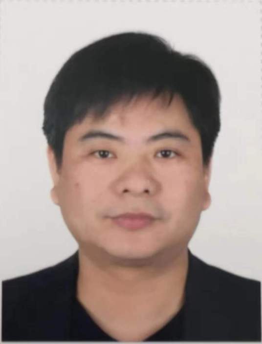 李锦春（江西省上饶市万年县委常委、县委政法委书记）