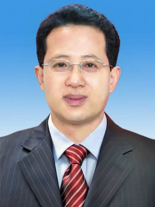 李剑萍（第十四届全国政协委员，天津市政协副主席，市教育科学研究院院长、二级教授，民盟中央常委、天津市委主委）