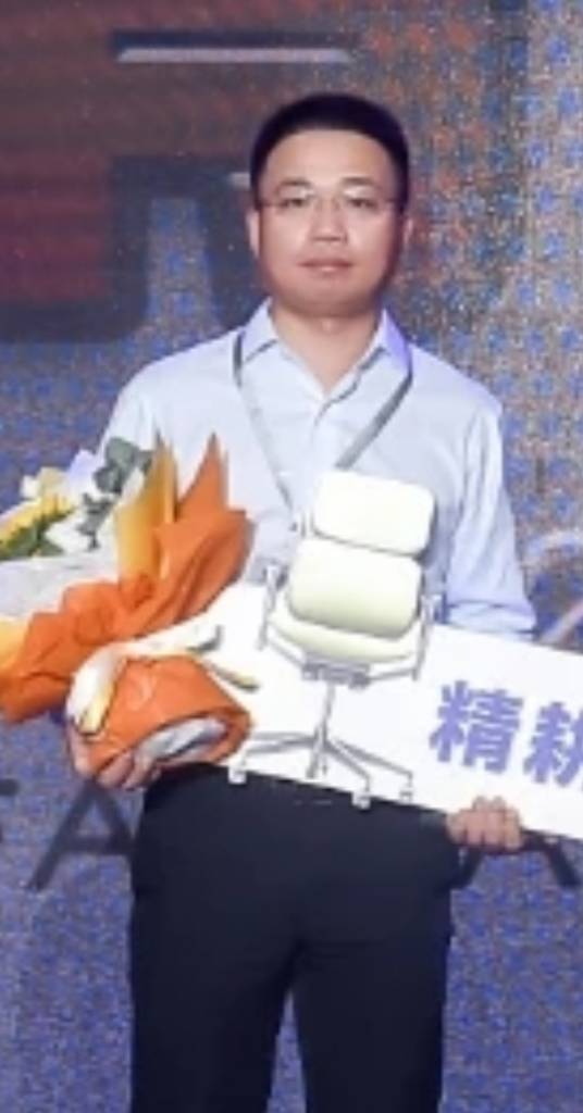 周博（江苏新宁现代物流股份有限公司董事）