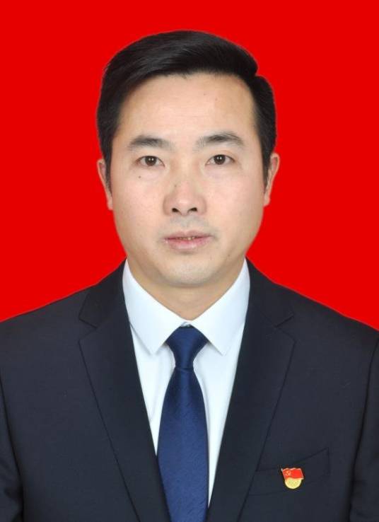 李勇（云南省昭通市镇雄县委常委、县政府常务副县长）