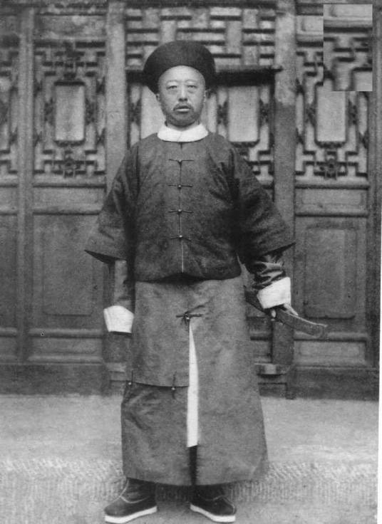铁帽子王（世袭罔替王爵的俗称）