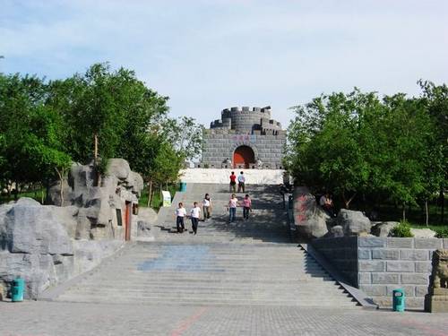 一炮成功（乌鲁木齐市市级爱国主义国防教育基地）