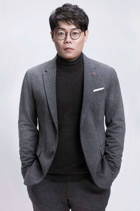十一月（中国内地男导演）