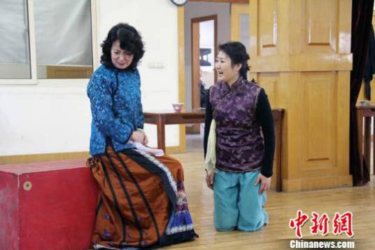 婢女春红（话剧）