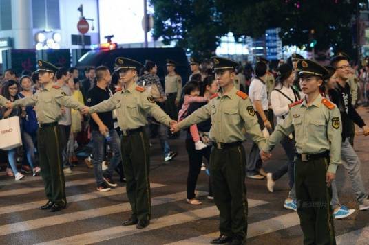 上海武警人肉红灯