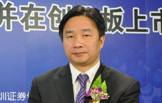 周建明（德威新材董事长，董事）