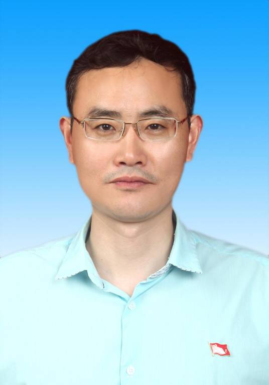 杨春（淮南市人力资源和社会保障局副局长）