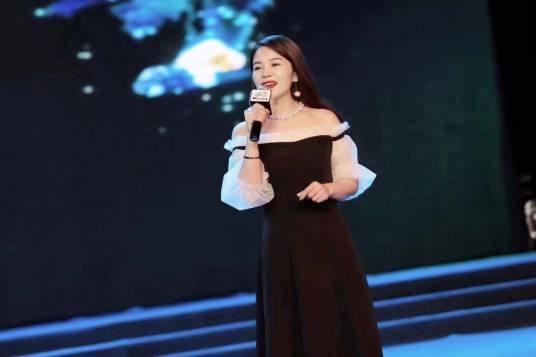 彭丽丽（中国内地女歌手）
