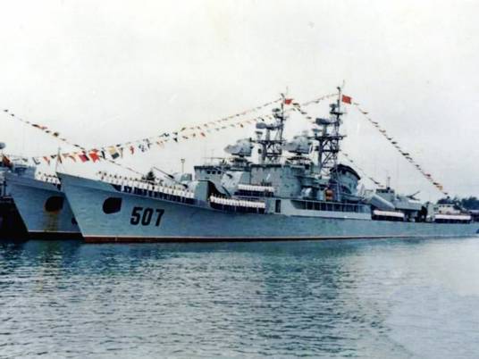 01型护卫舰