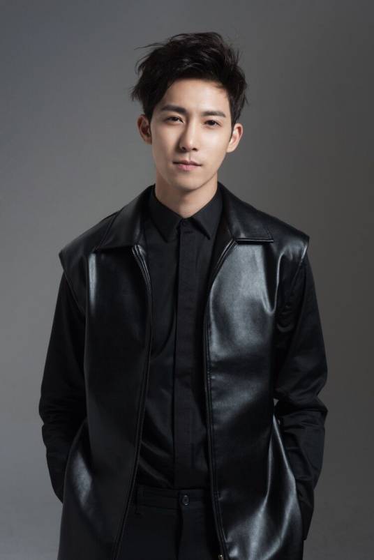 申凯文（美籍韩裔男歌手、音乐制作人）
