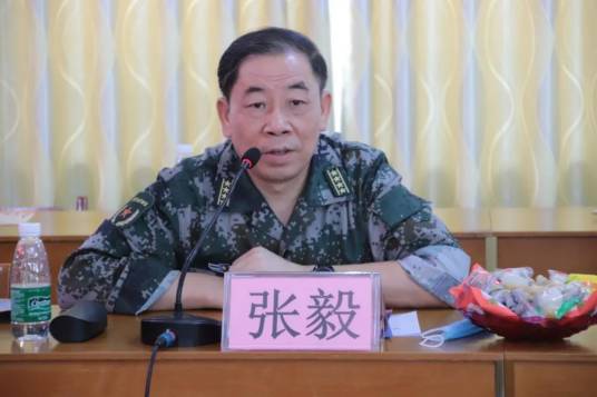 张毅（广西壮族自治区北海军分区原政委）