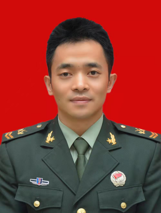 张昆（一等功获得者、四川省军区某部四级军士长）