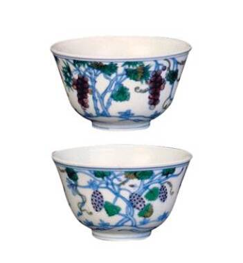 明成化斗彩葡萄纹杯