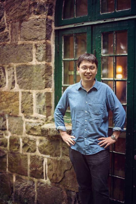 黄平(华东师范大学中文系教授)