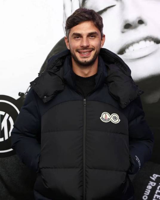 安德烈亚·拉诺基亚(1988年2月出生的意大利前职业足球运动员)