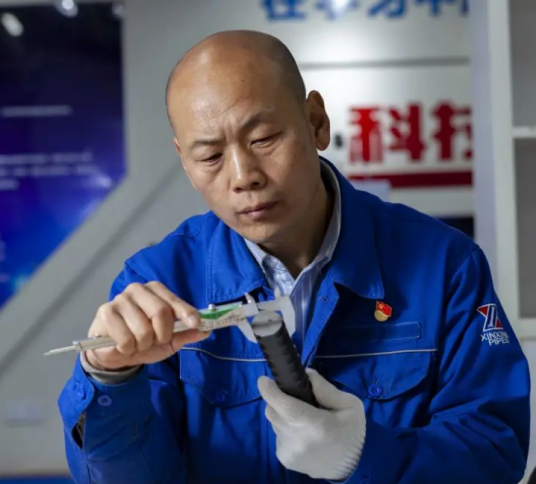 宋红伟(芜湖新兴铸管有限责任公司轧钢部副部长)