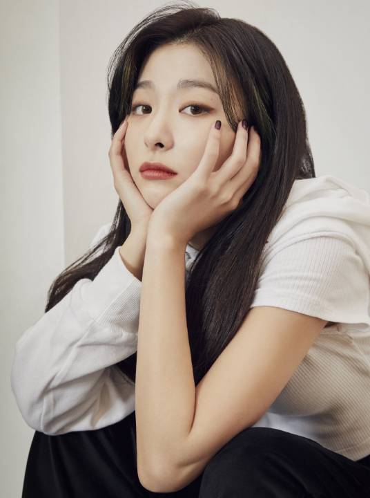 姜涩琪（韩国女歌手，女子组合Red Velvet成员）