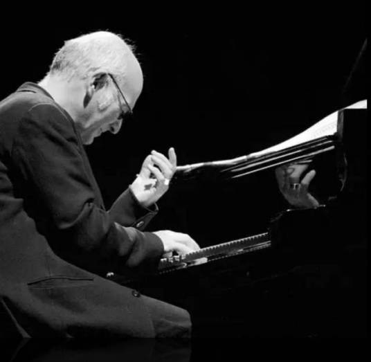 鲁多维科·艾奥迪