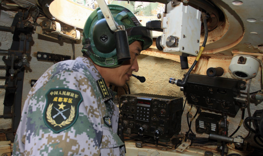 旅长（军队中旅编制军事指挥员）