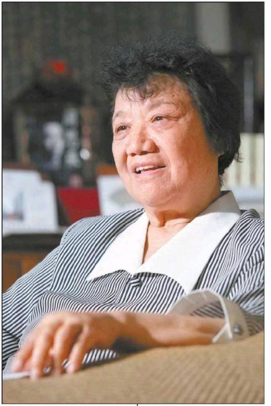 柯岩（当代女作家、诗人）