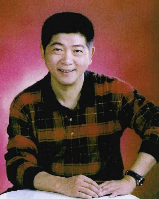 王汝刚（上海市曲艺家协会原主席）