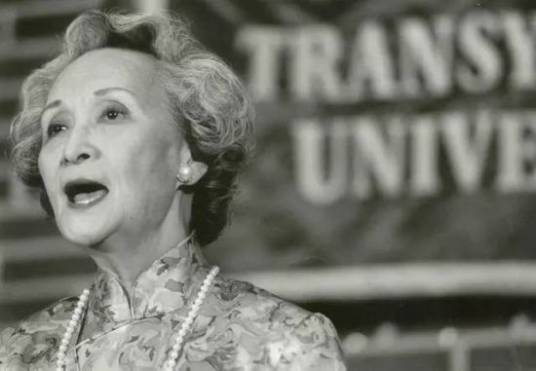 郑念（中国北京籍女作家）