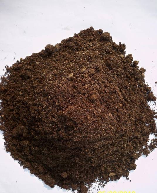 营养土（专门配制的含有多种矿质营养的土）