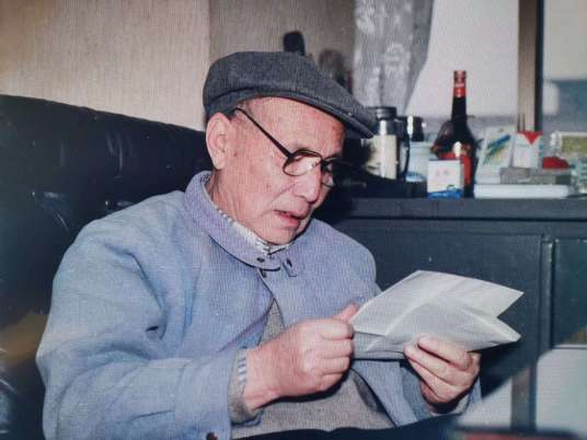 穆青（新华通讯社原社长）