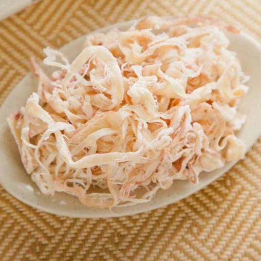 鱿鱼丝(用鱿鱼加工的休闲食品)