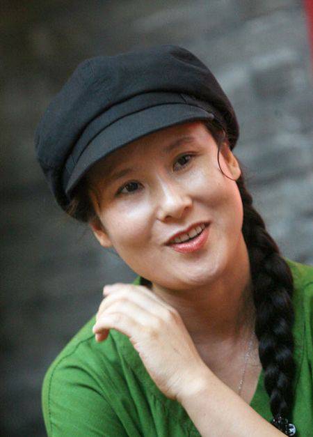 王小华（中国内地女演员、二人转演员）