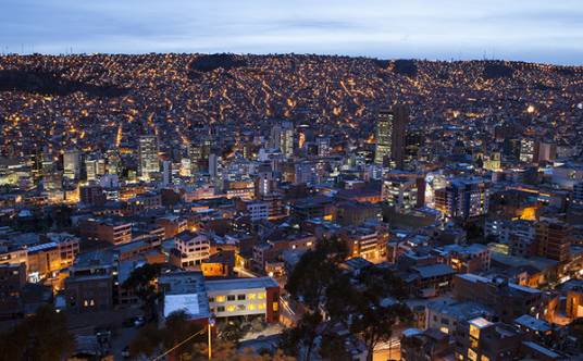 拉巴斯(多民族玻利维亚国行政首都)