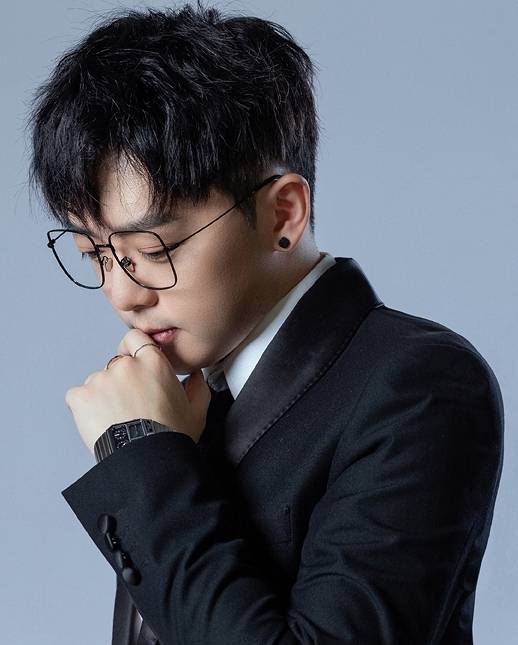 凌飞（配音演员）