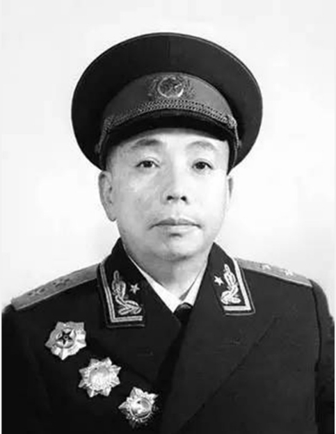 徐立清（中华人民共和国开国中将）