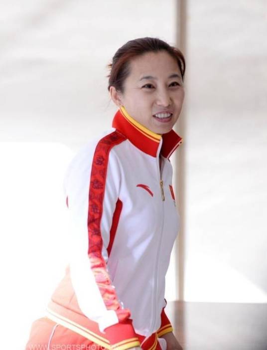 李琰（中国滑冰协会主席、中国速度滑冰队总教练）