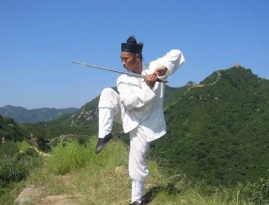 钟云龙（武当三丰派第十四代掌门大弟子）