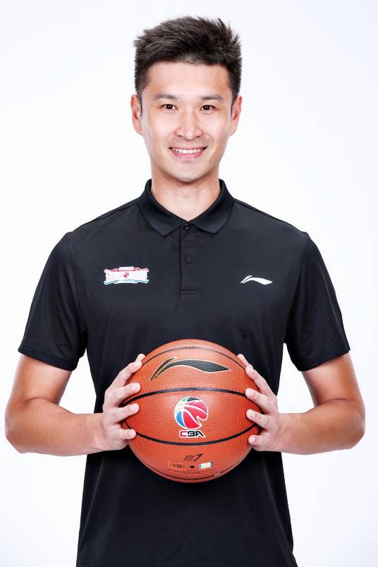 霍楠（前中国篮球运动员、教练员，职业经理人）