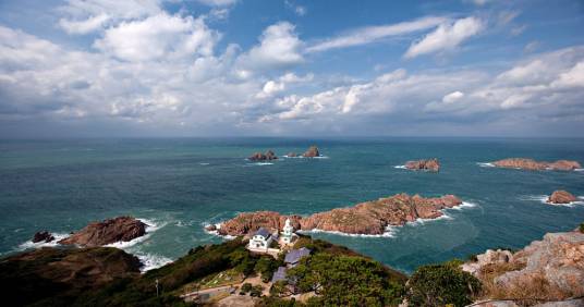 红岛(中国山东省青岛市下辖区域)